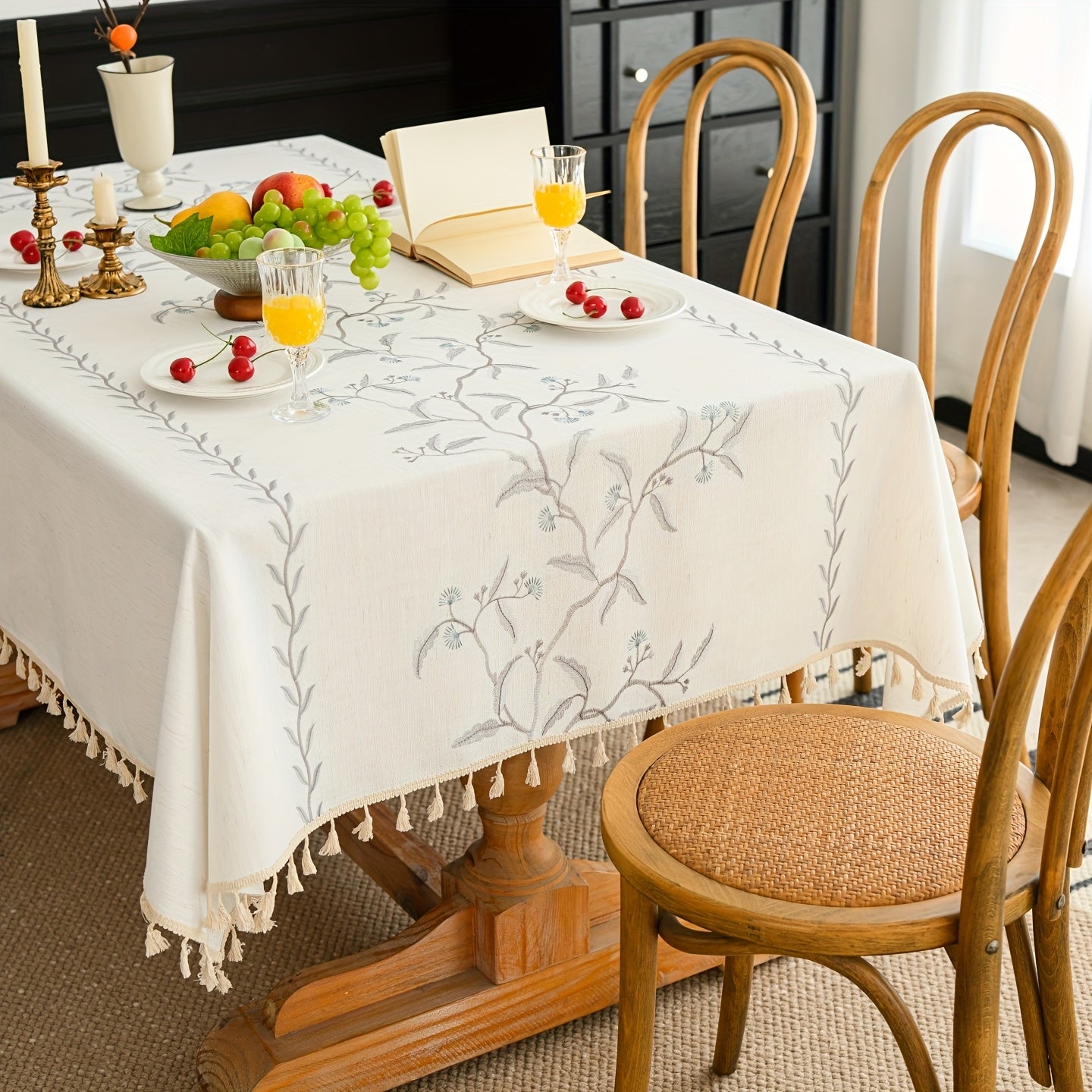 1pc French-Style Light Luxury Elegant Tablecloth, Blue-Gray with Branches, Leaves, and Flowers. Suitable for Dining Room, Living Room, and Dining Table Decoration; Picnics, Camping, Weddings, Holiday Parties, Restaurants, and Buffets