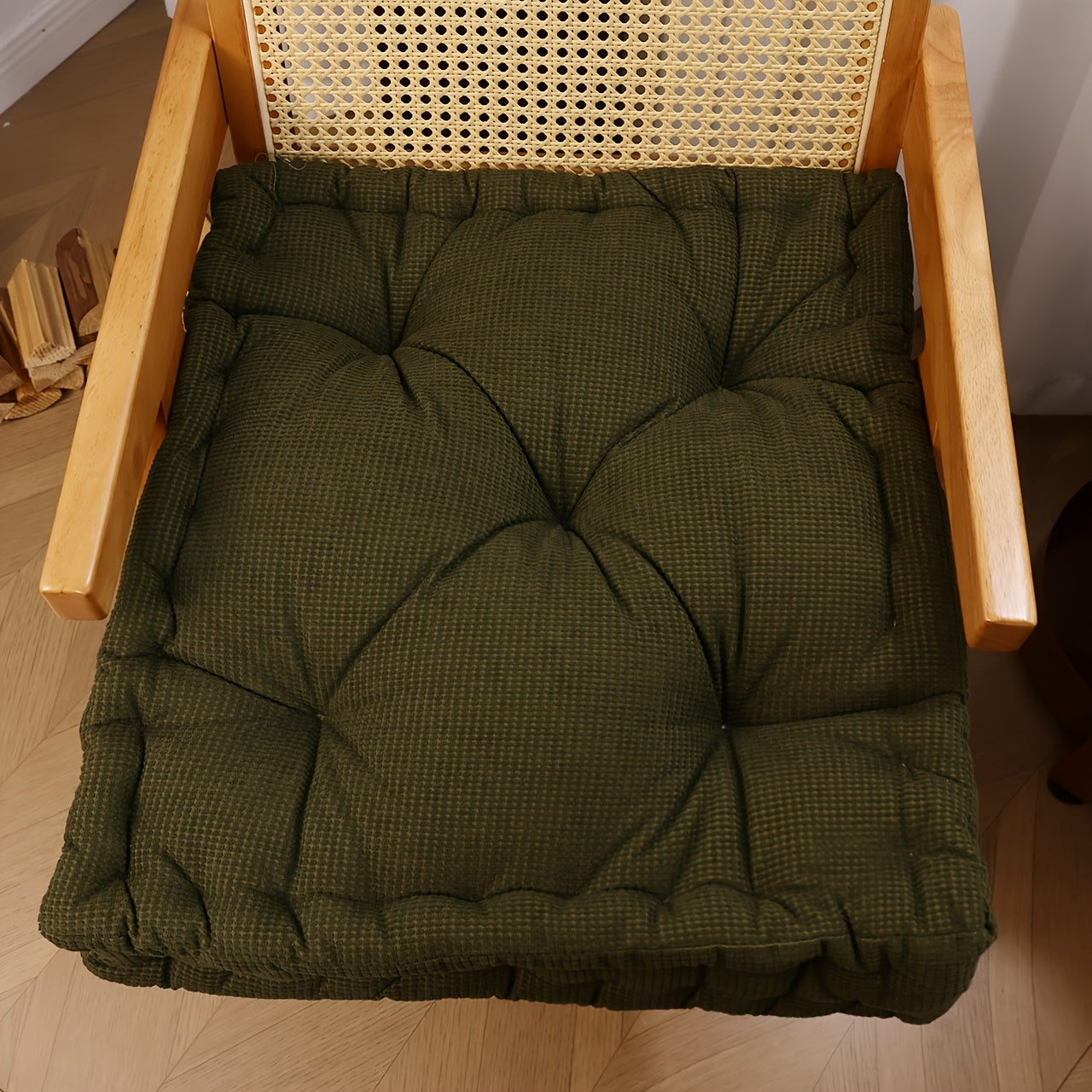 ROSEKIND Soft Taffeta Polyester Solid Seat Cushion, Comfortable for Dining Chairs, Office Chairs, Hardwood Floors, Available In 7 Colors Mtach Your Decor, Durable And Versatile Cushion As Perfect Gift for Friends And Family, Ideal for All Seasons