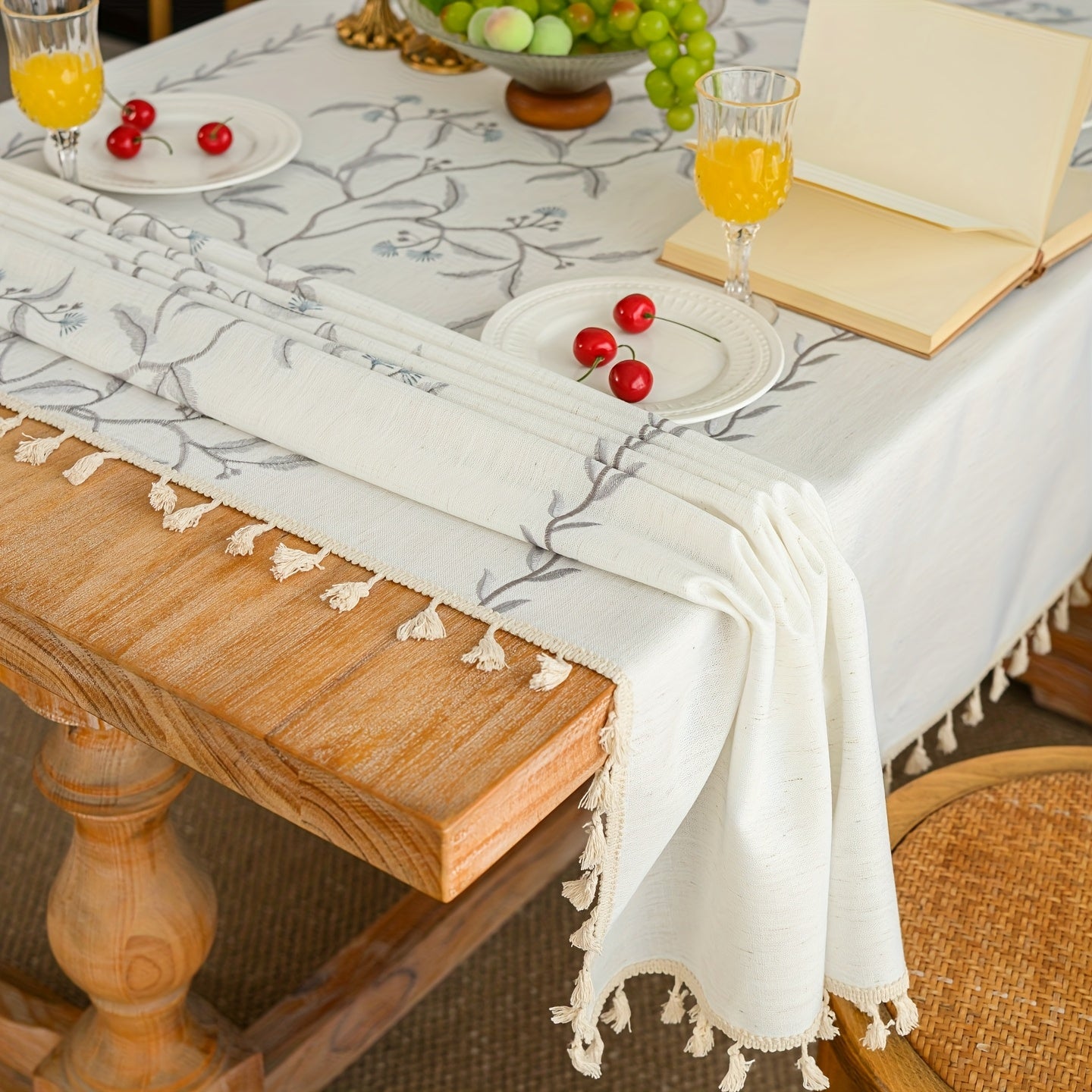 1pc French-Style Light Luxury Elegant Tablecloth, Blue-Gray with Branches, Leaves, and Flowers. Suitable for Dining Room, Living Room, and Dining Table Decoration; Picnics, Camping, Weddings, Holiday Parties, Restaurants, and Buffets