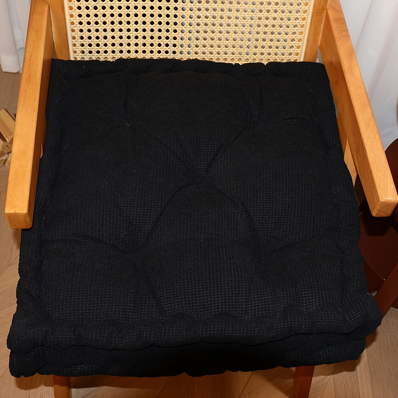 ROSEKIND Soft Taffeta Polyester Solid Seat Cushion, Comfortable for Dining Chairs, Office Chairs, Hardwood Floors, Available In 7 Colors Mtach Your Decor, Durable And Versatile Cushion As Perfect Gift for Friends And Family, Ideal for All Seasons